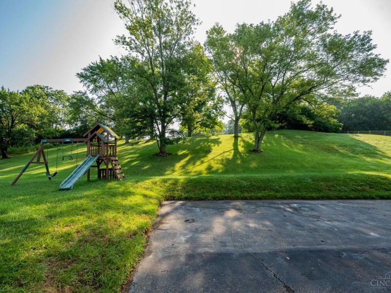 10370 KINGSPORT Drive, Evendale, OH 45241 Photo 38