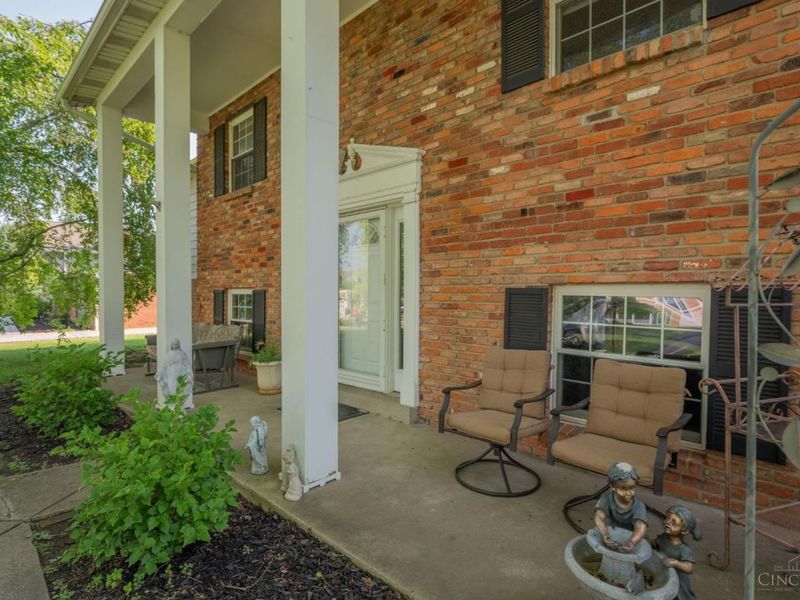 10370 KINGSPORT Drive, Evendale, OH 45241 Photo 9
