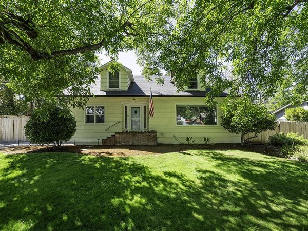 736 NW 3rd Street, Grants Pass, OR 97526