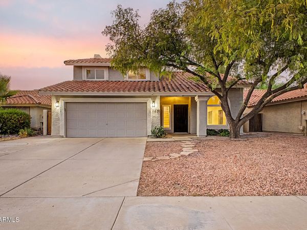 4236 E AMBERWOOD Drive, Phoenix, AZ 85048