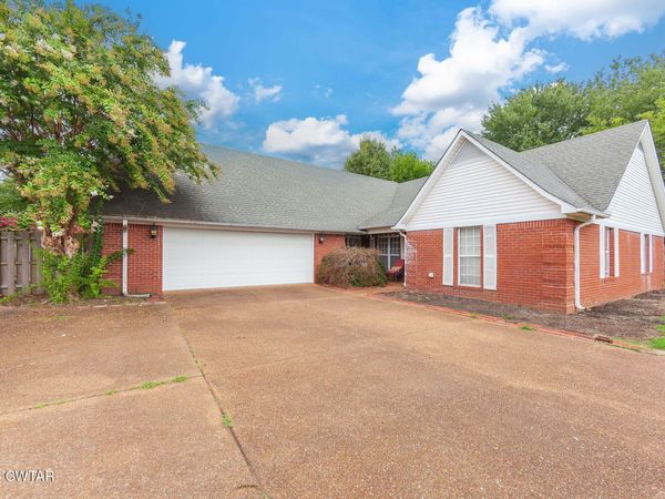 11 Walnut Trace Drive , Jackson, TN 38305