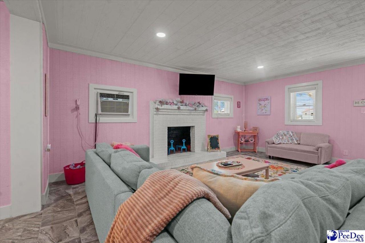 721 E Lydia Hwy Photo 35