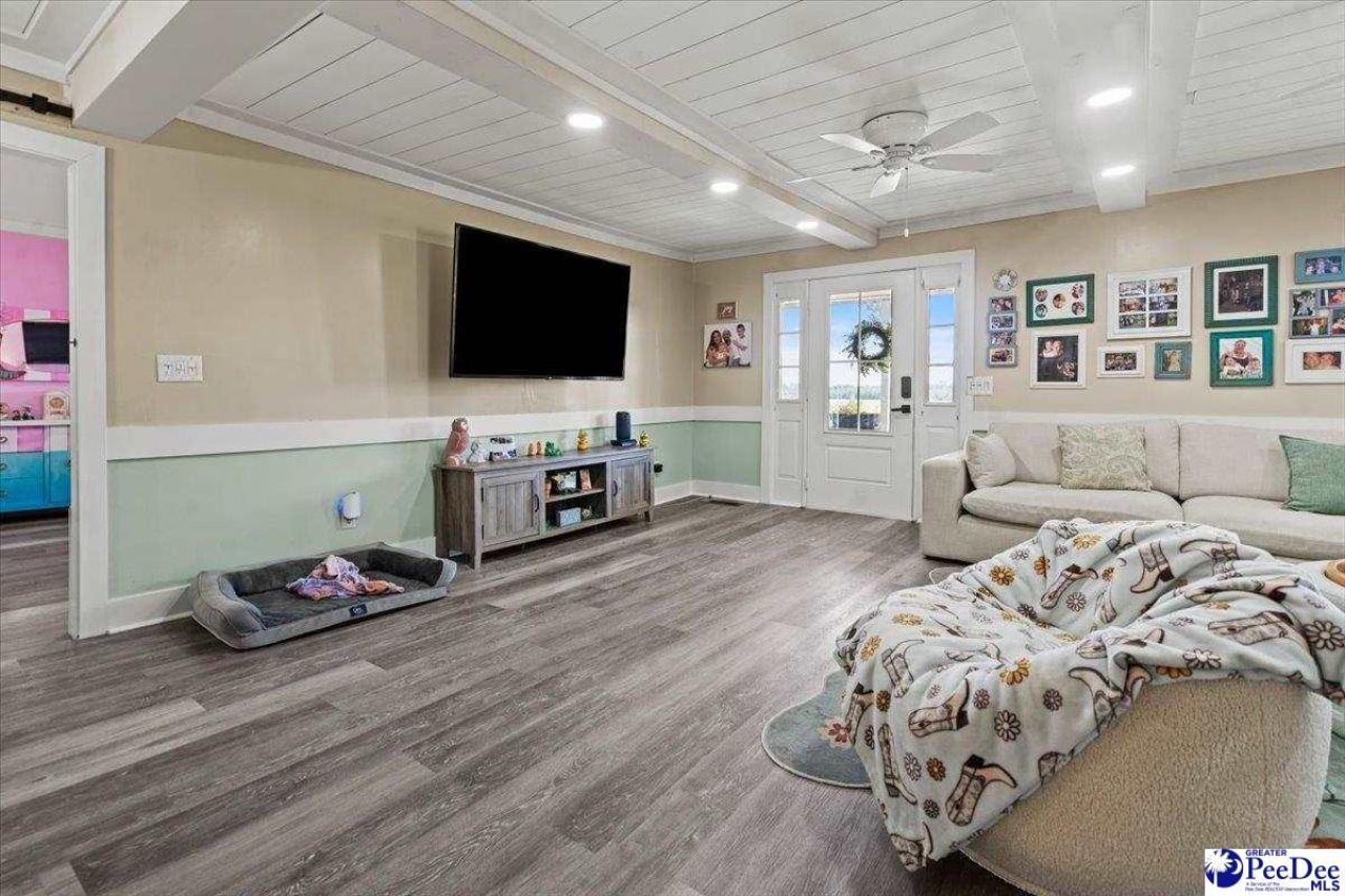 721 E Lydia Hwy Photo 6