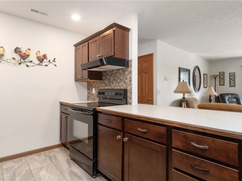 291 C Goosepond Road, Newark, OH 43055 Photo 9