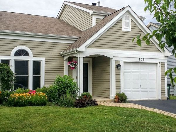 209 Wilton Lane , Mundelein, IL 60060