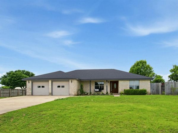 325 Meadow Valley LOOP , Jarrell, TX 76537