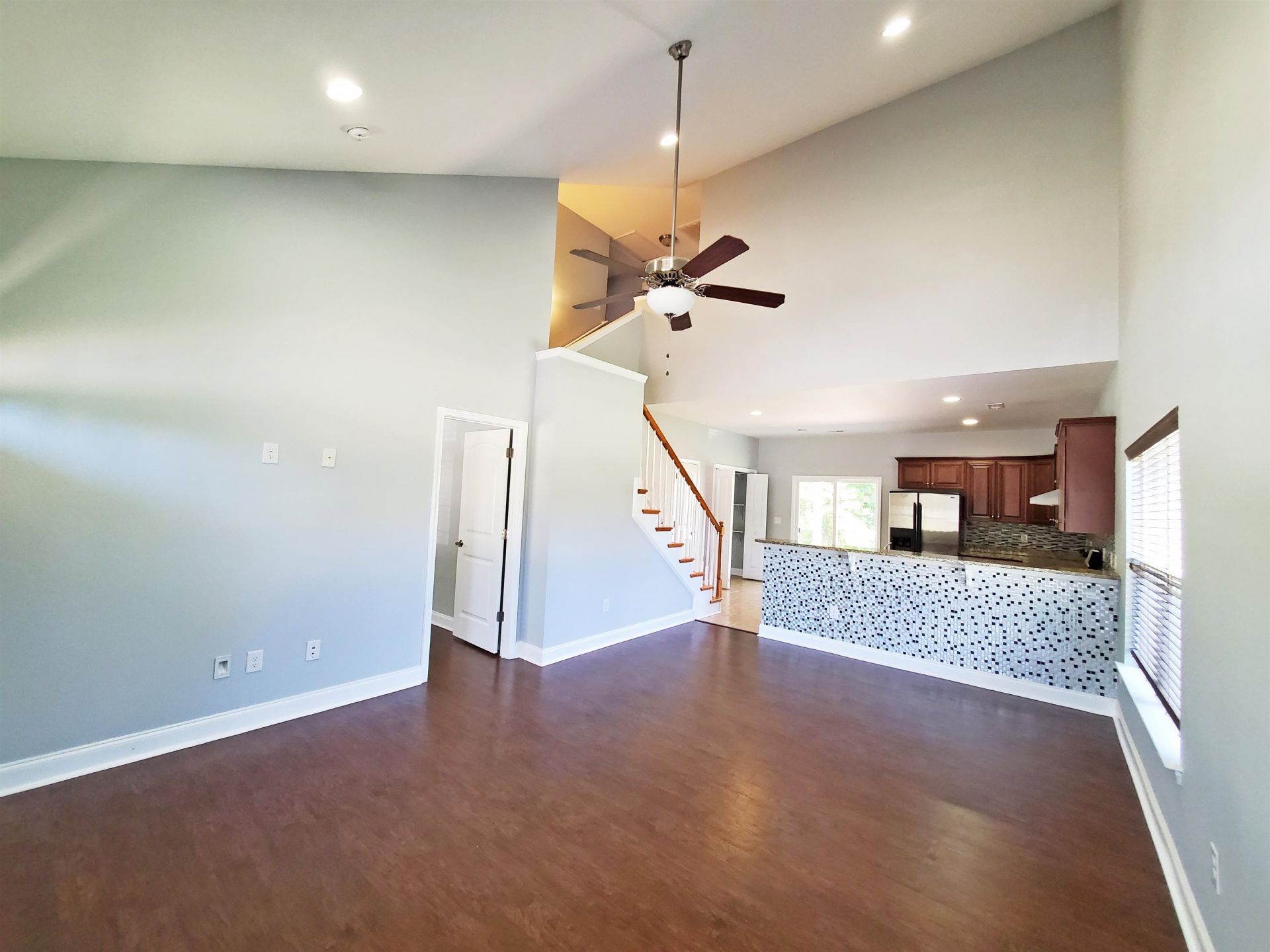 1017 Dinger Dr.  Photo 8