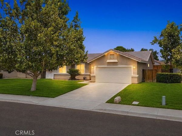3537 Mount Lassen Avenue , Rosamond, CA 93560