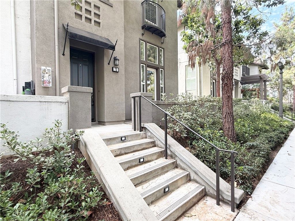 73 Stepping Stone, Irvine, CA 92603 Main Photo