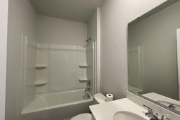 190 Oakwood Boulevard photo 4
