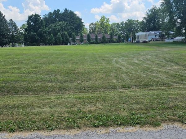 106 COTTONWOOD Court, Williamsfield, IL 61489