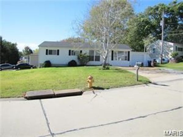 4000 Inwood Drive , St Louis, MO 63125