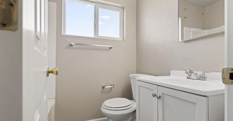 695 Denslowe Drive, Unit B, Reno, NV 89502 Photo