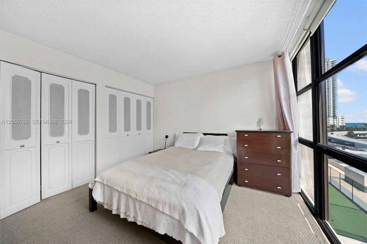 16919 N Bay Rd , Unit 821, Sunny Isles Beach, FL 33160 Photo