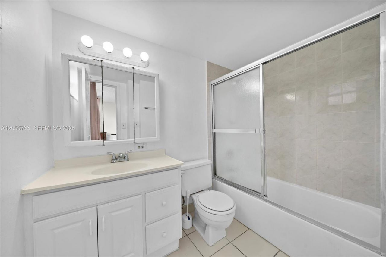 16919 N Bay Rd , Unit 821, Sunny Isles Beach, FL 33160 Photo