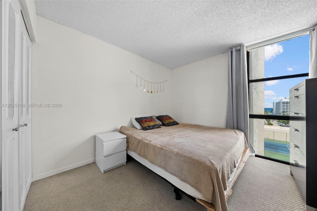 16919 N Bay Rd , Unit 821, Sunny Isles Beach, FL 33160 Photo