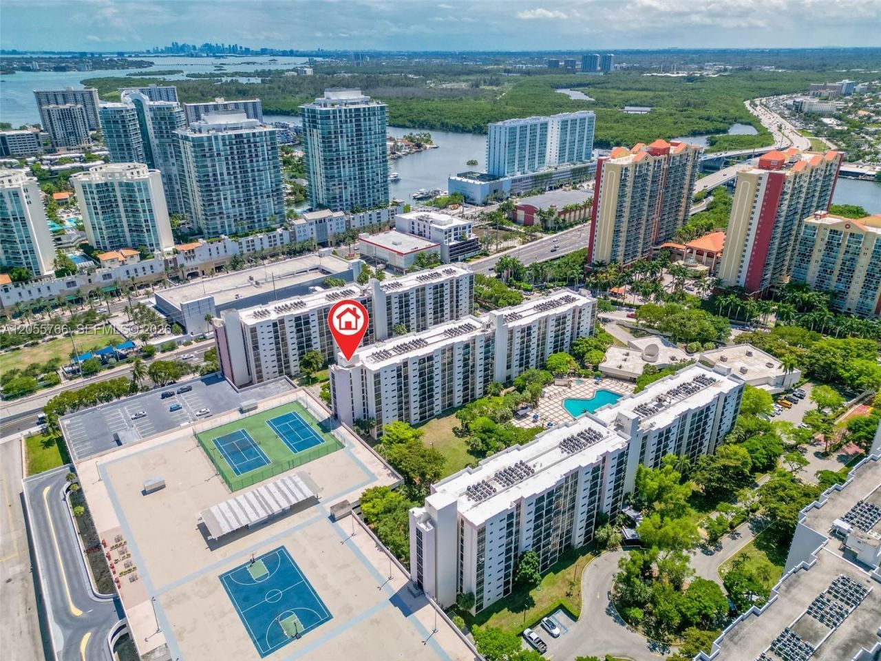 16919 N Bay Rd , Unit 821, Sunny Isles Beach, FL 33160 Photo