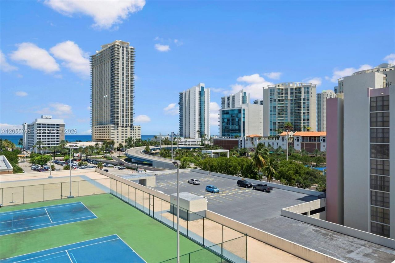 16919 N Bay Rd , Unit 821, Sunny Isles Beach, FL 33160 Photo