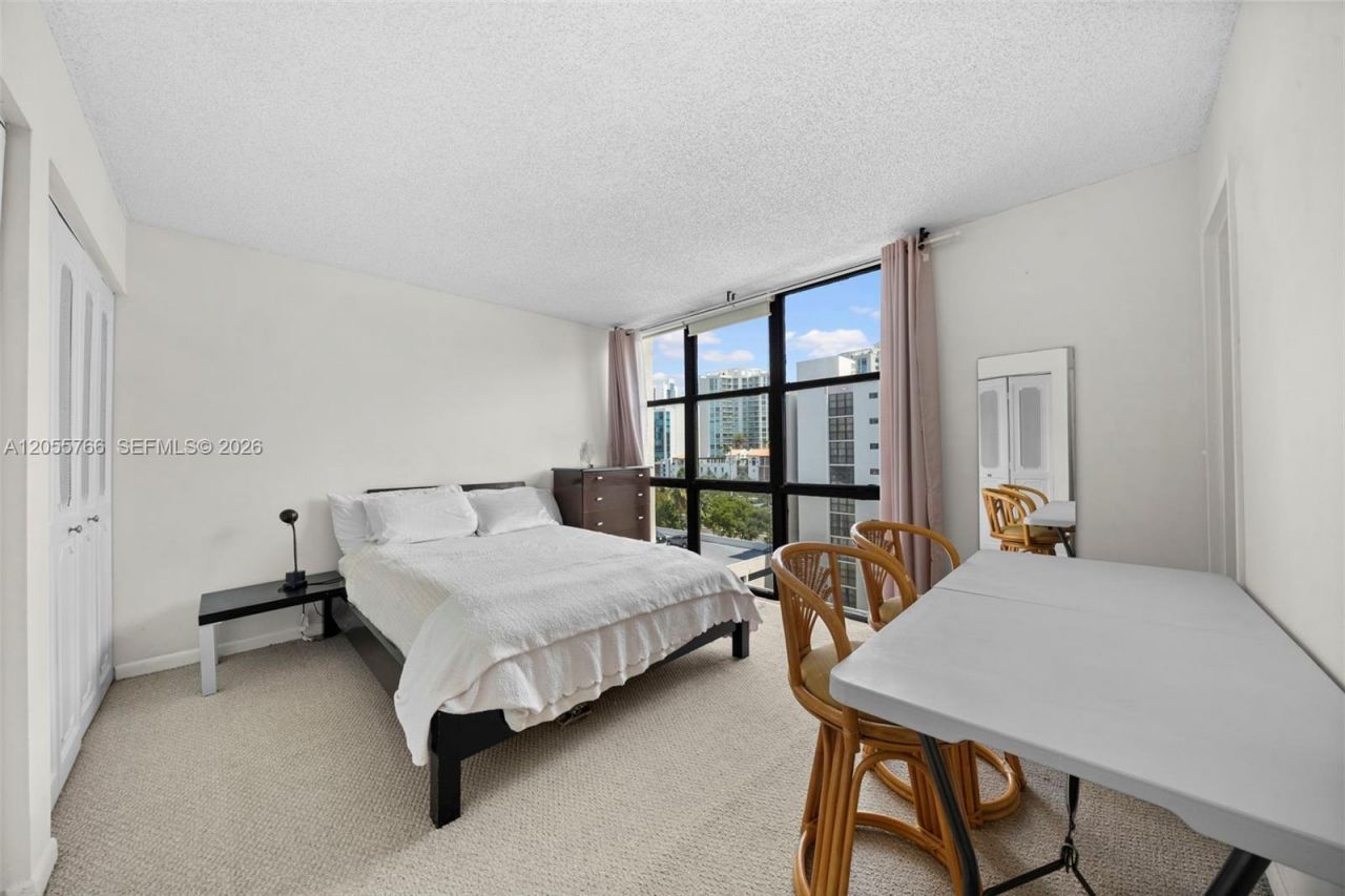16919 N Bay Rd , Unit 821, Sunny Isles Beach, FL 33160 Photo