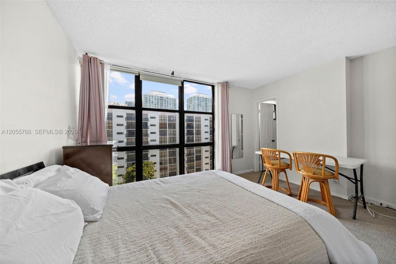 16919 N Bay Rd , Unit 821, Sunny Isles Beach, FL 33160 Photo