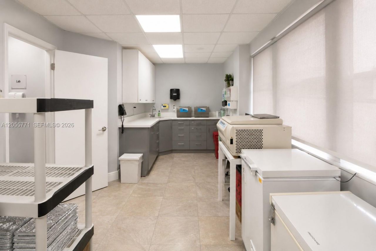 555 Biltmore Way, Unit 205, Coral Gables, FL 33134 Photo