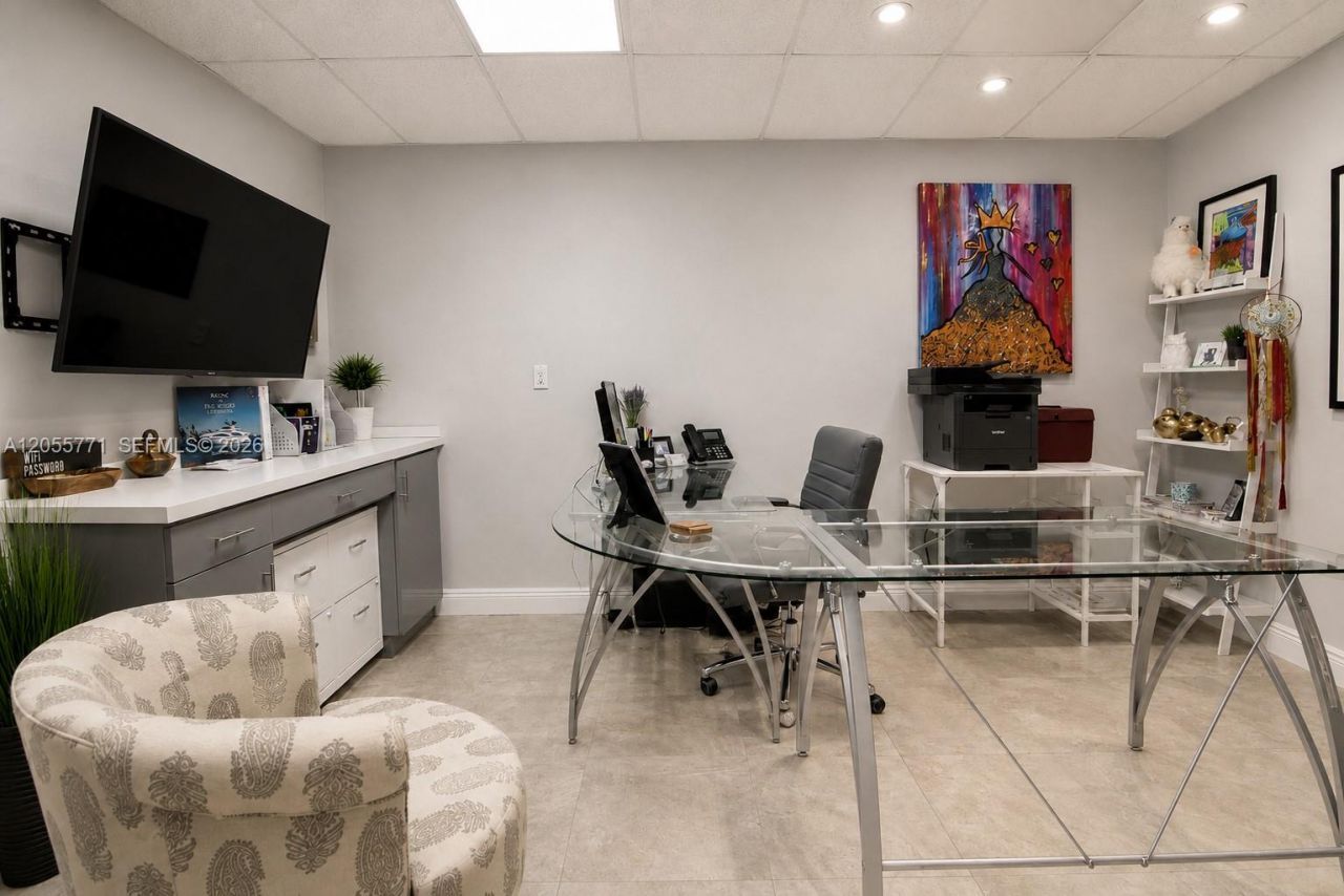 555 Biltmore Way, Unit 205, Coral Gables, FL 33134 Photo