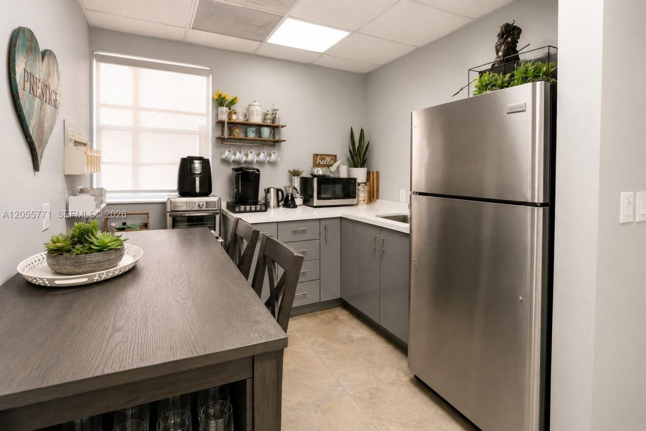 555 Biltmore Way, Unit 205, Coral Gables, FL 33134 Photo