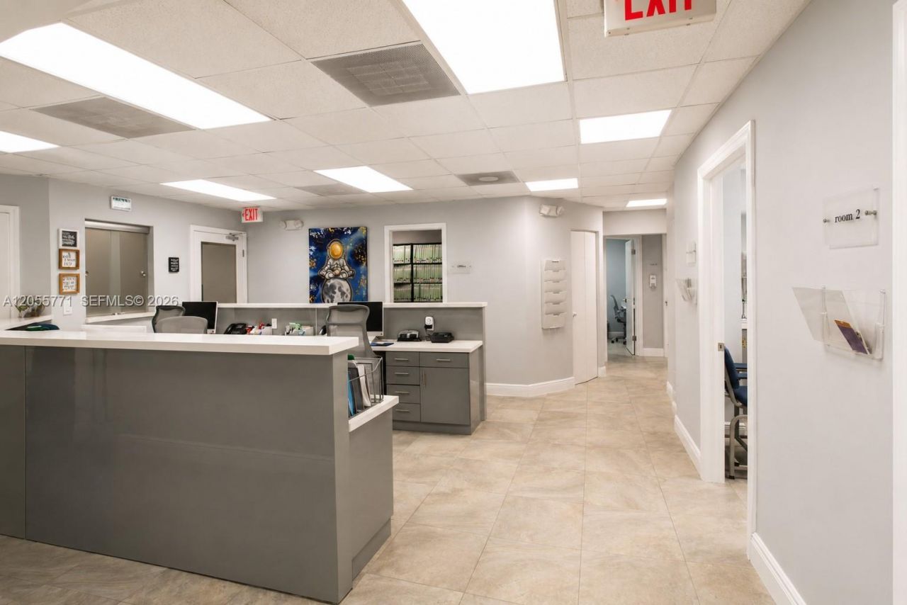 555 Biltmore Way, Unit 205, Coral Gables, FL 33134 Photo