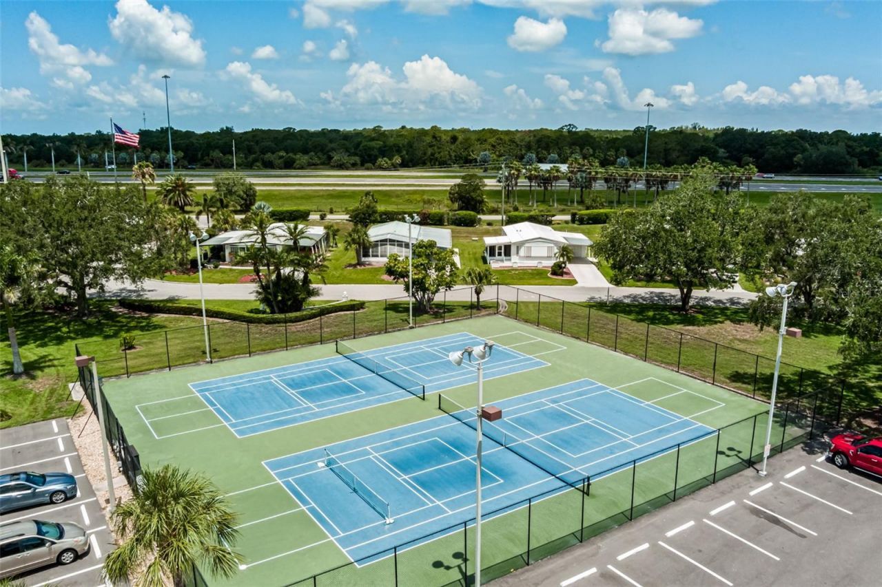 8433 Regal Way, Palmetto, FL 34221 Photo