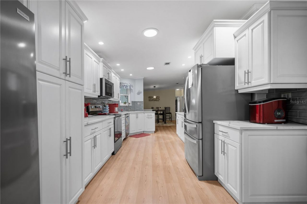 8433 Regal Way, Palmetto, FL 34221 Photo