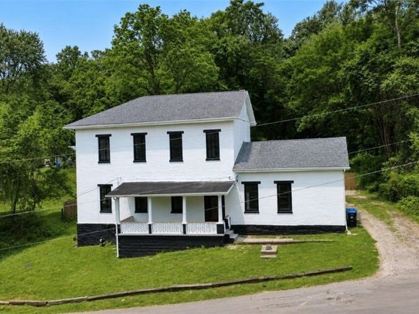 1521 Adamsville Road , Zanesville, OH 43701