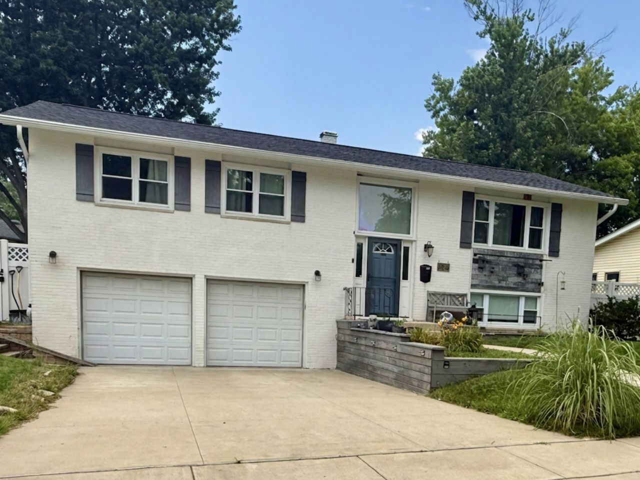 6916 Williams Drive, Woodridge, IL 60517