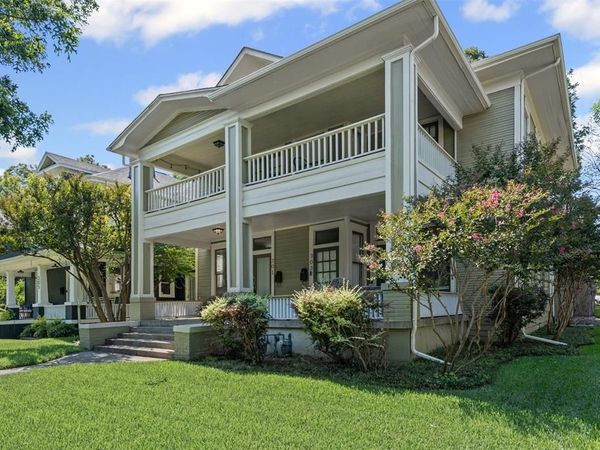 303 S Edgefield Avenue , Dallas, TX 75208