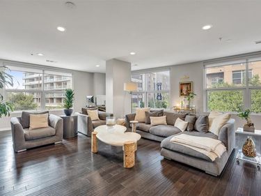 2323 N Houston Street, Unit 202, Dallas, TX 75219