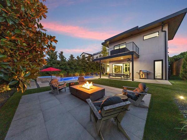423 W Colorado Boulevard, Dallas, TX 75208