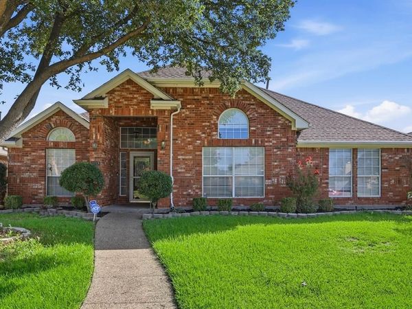 1718 Creek Valley Road, Mesquite, TX 75181