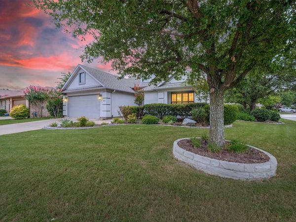9633 Applewood Trail, Denton, TX 76207