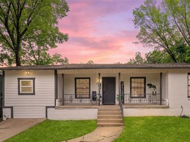 2321 Grandview Drive, Fort Worth, TX 76112