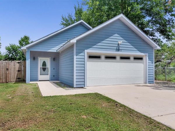 1312 Elm Street , Bonham, TX 75418