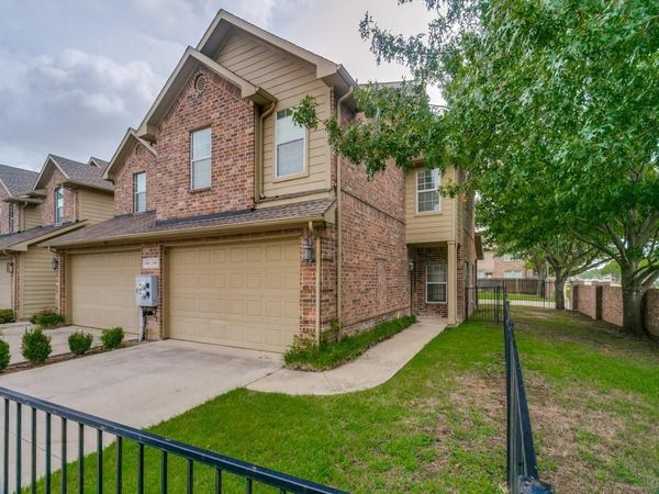 1947 Sherburne Street , Lewisville, TX 75067