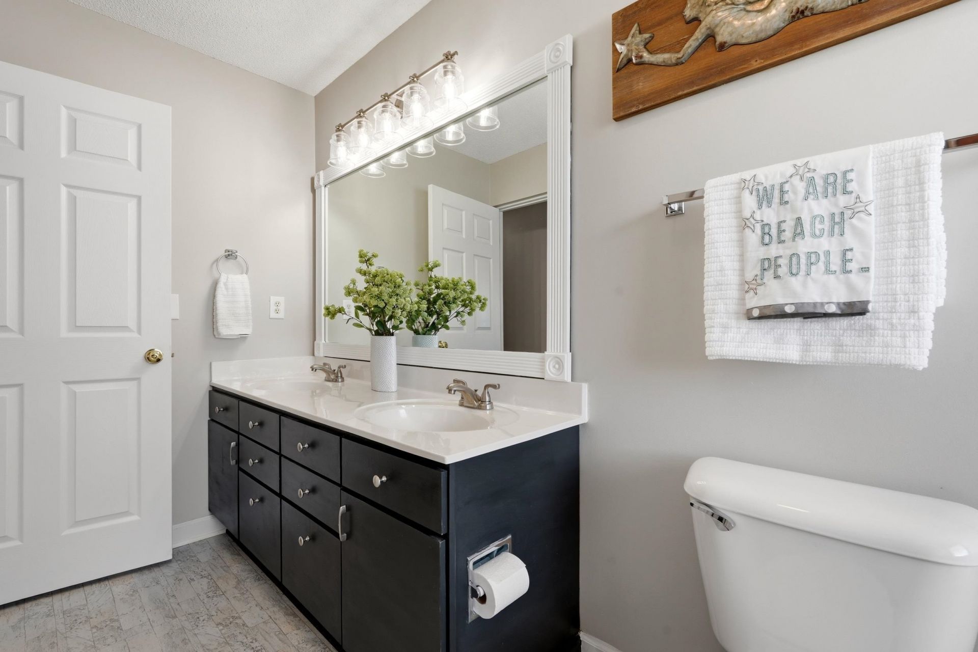 4305 Lotus Ct.  Photo 10