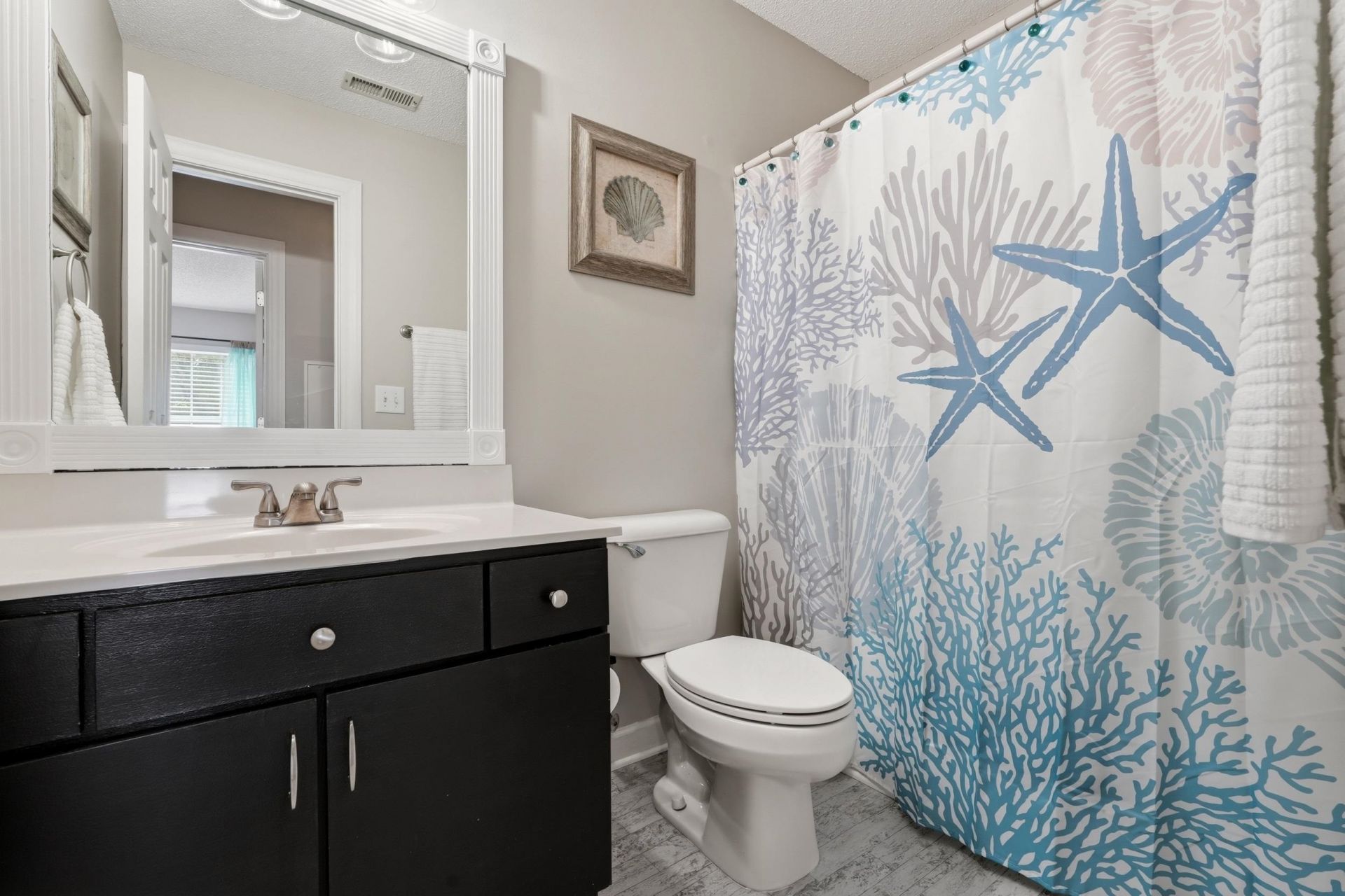 4305 Lotus Ct.  Photo 13