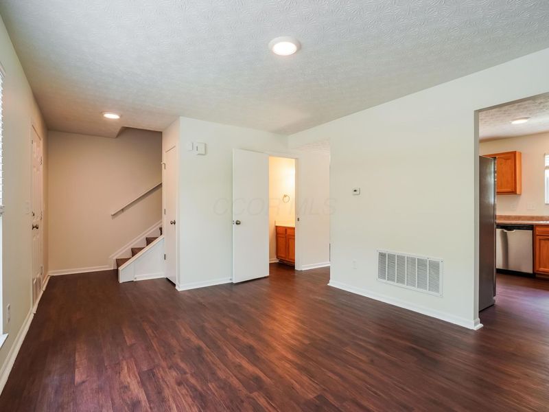 8245 Crete Lane , Blacklick, OH 43004 Photo 3