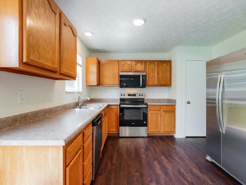 8245 Crete Lane , Blacklick, OH 43004 Photo 5
