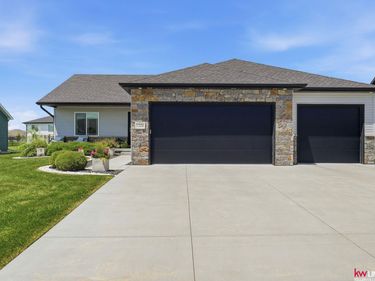 1324 E 8th Street, Hickman, NE 68372