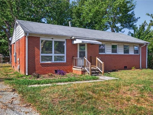 1707 E Cone Boulevard , Greensboro, NC 27405