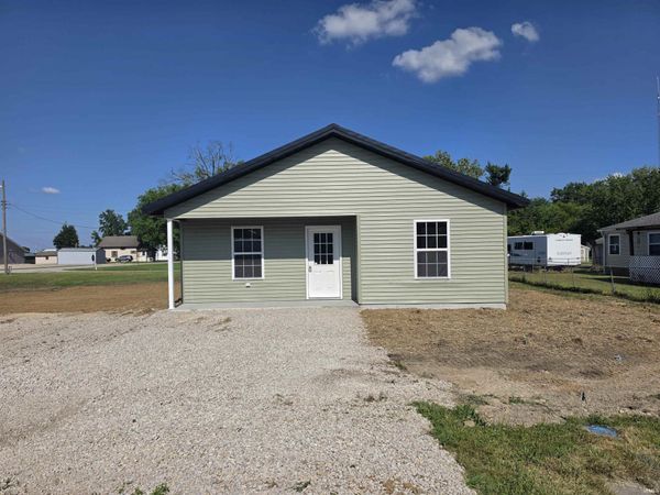 187 Charlotte Avenue, Switz City, IN 47465