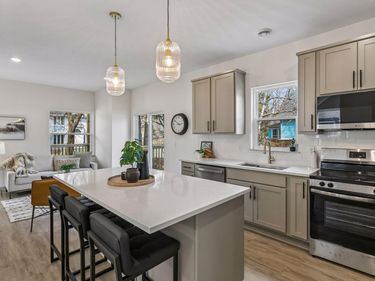 2414 Como Avenue SE, Minneapolis, MN 55414