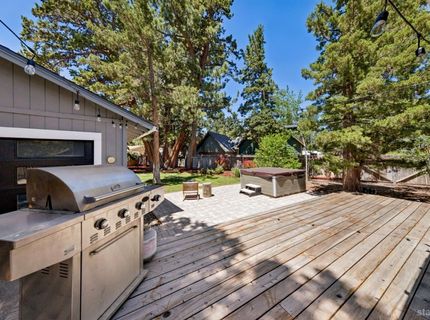 1826 Arrowhead Avenue, South Lake Tahoe, CA 96150 Photo