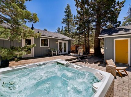 1826 Arrowhead Avenue, South Lake Tahoe, CA 96150 Photo